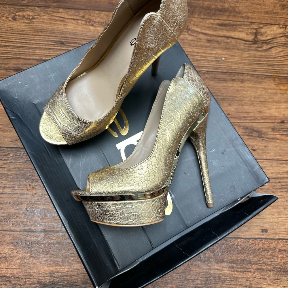 Bebe Gold Stiletto Heels with Metallic Finish